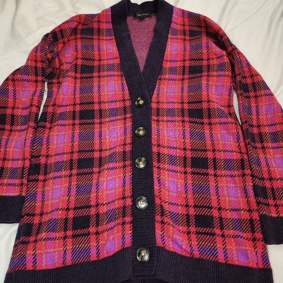 Ann Taylor Plaid Boyfriend V-Neck Cardigan Sweater Size Medium - Picture 4 of 7